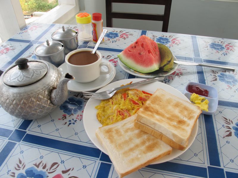 joy-inn-hotel-inle-lake-colazione1