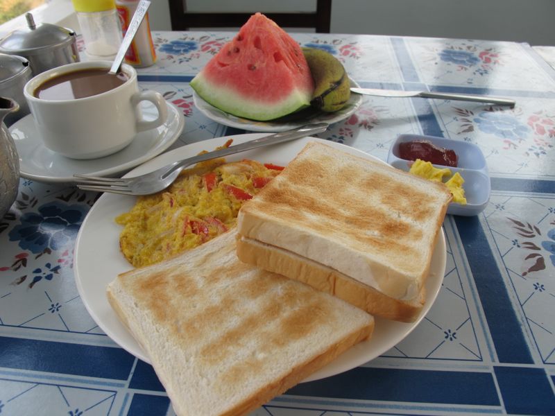joy-inn-hotel-inle-lake-colazione2