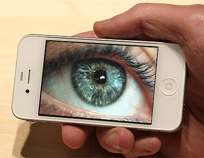 lo smartphone ti guarda